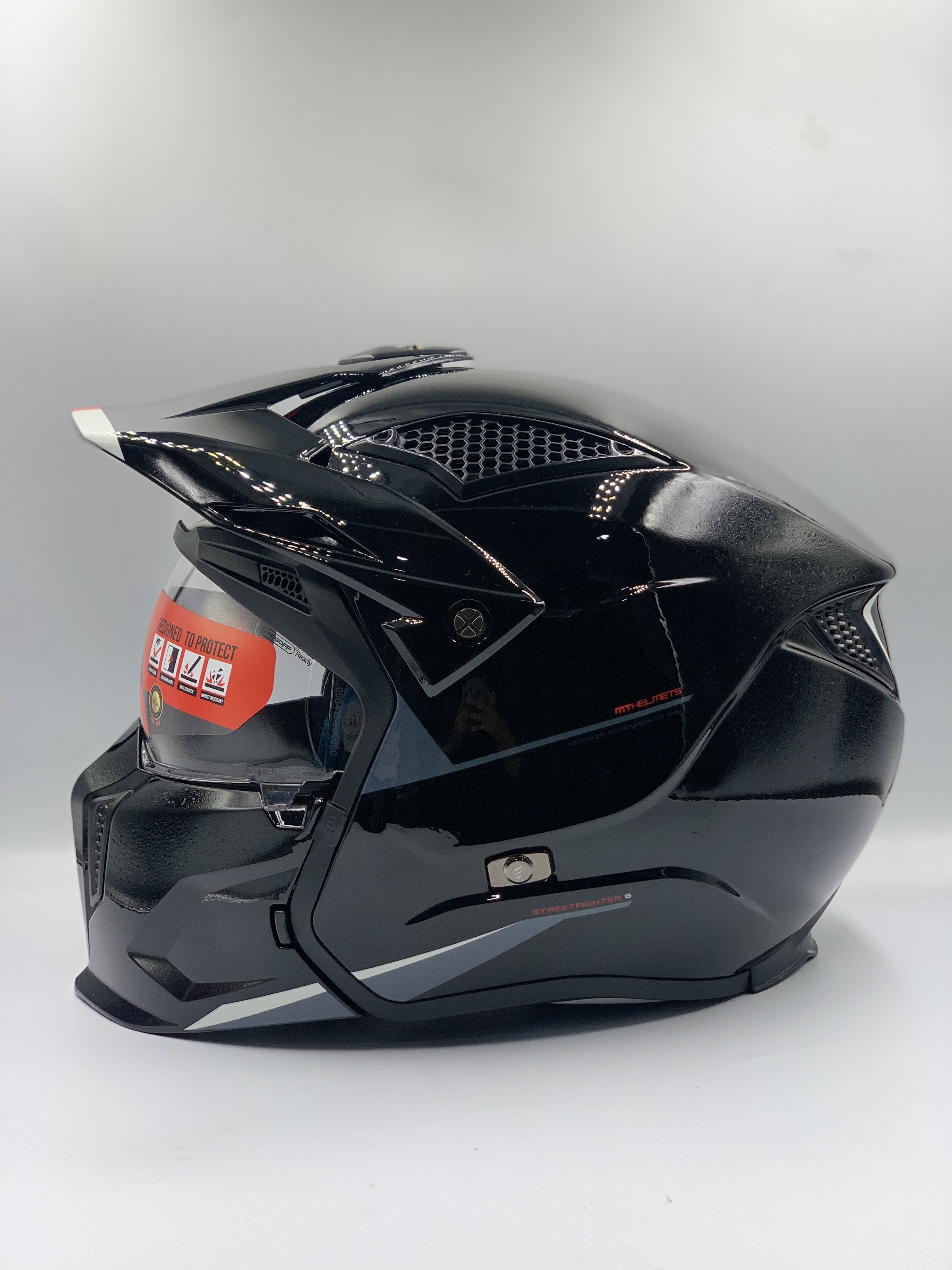 MT Street Fighter Solid A1 Gloss Black (ECE 22.06)
